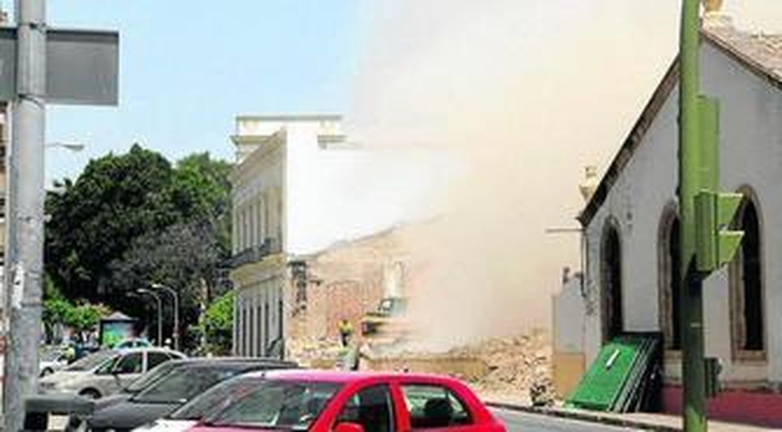 Ya se han iniciado los trabajos de demolición previos en la calle Paúl.