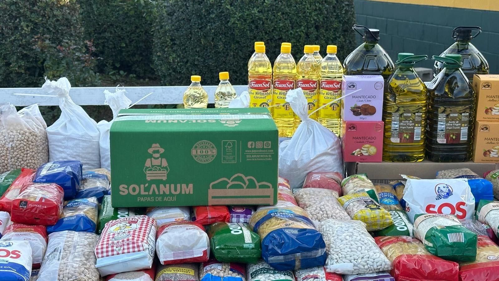 Alimentos recogidos en la tirada solidaria de la Sociedad Deportiva de Caza y Pesca de Jerez. Alimentos recogidos en la tirada solidaria de la Sociedad Deportiva de Caza y Pesca de Jerez.