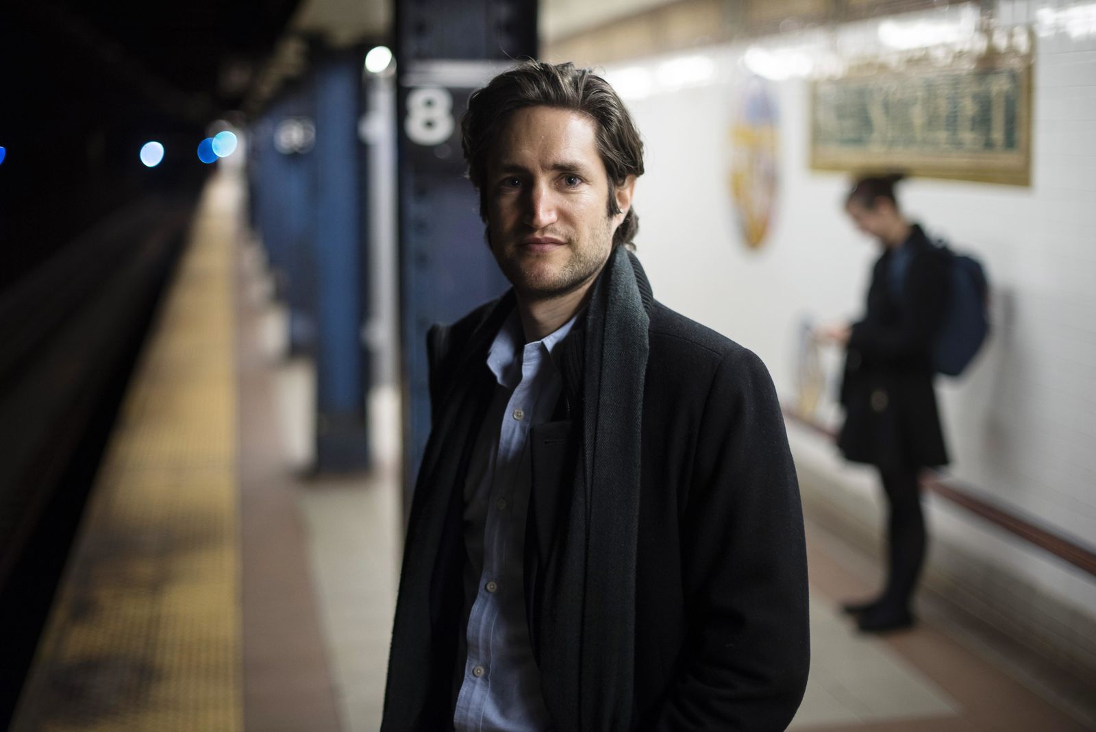 El psicólogo Adam Alter es el autor del libro.