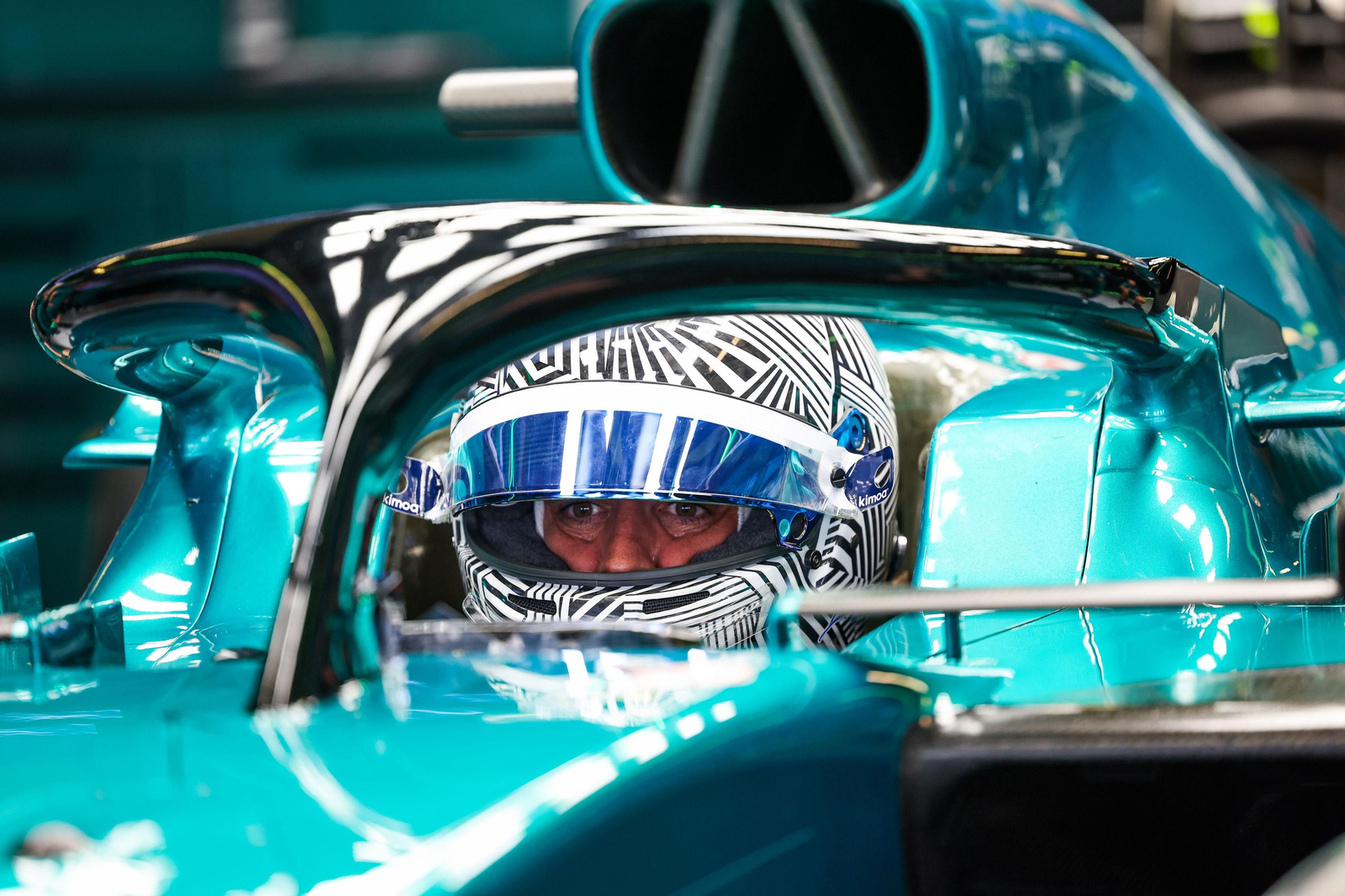 Las escuderías de  Fórmula uno se prueban tras el fin de temporada