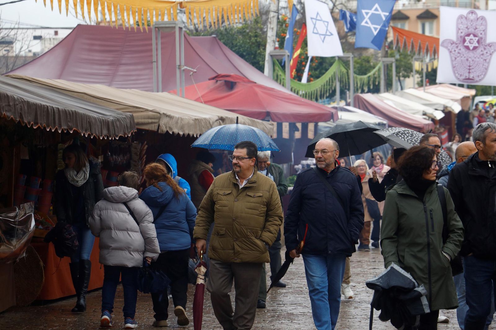 La borrasca Éowyn no consigue deslucir el Mercado Andalusí, en imágenes