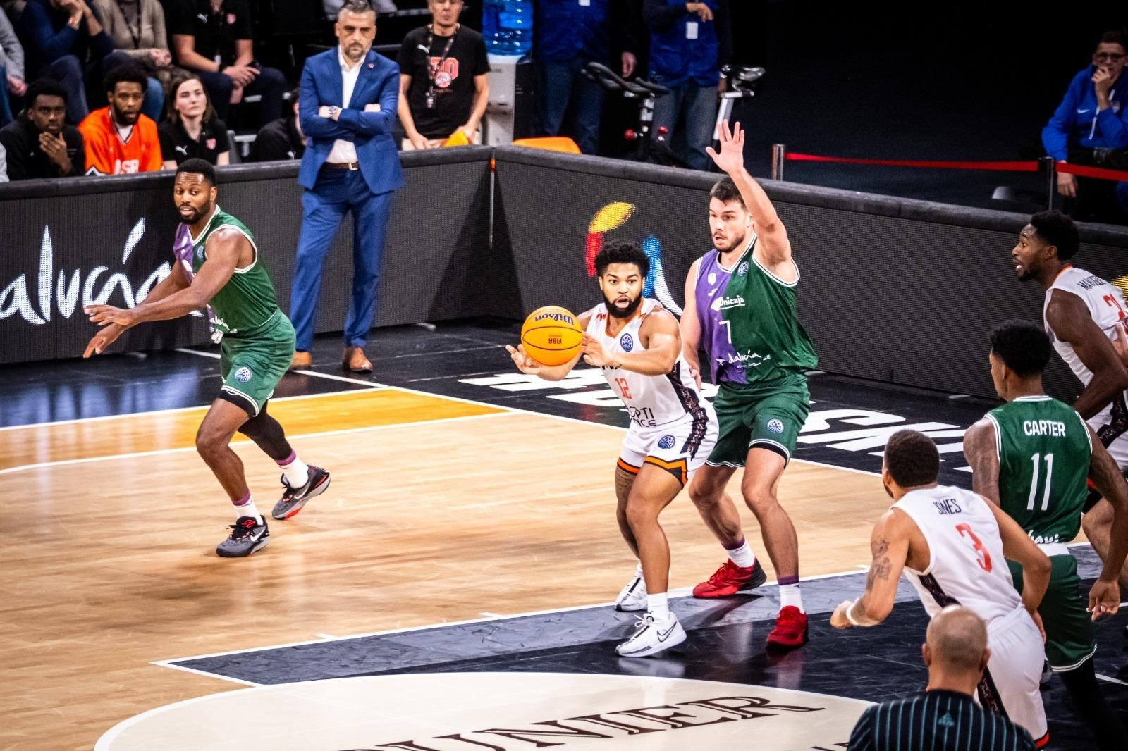 El Unicaja-Le Mans, en fotos