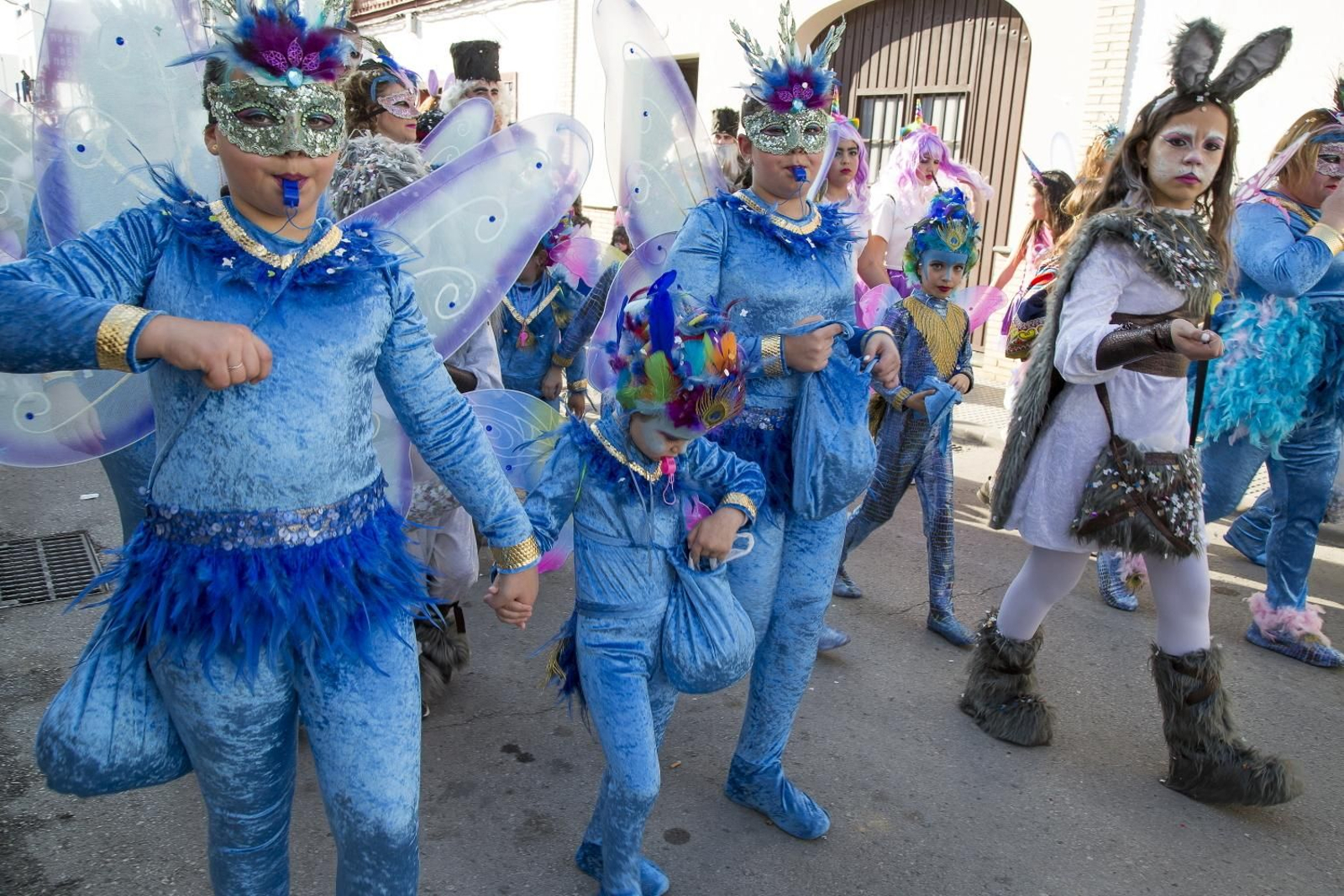 Pasacalles del Carnaval de Los Palacios y Villafranca en una edición pasada.