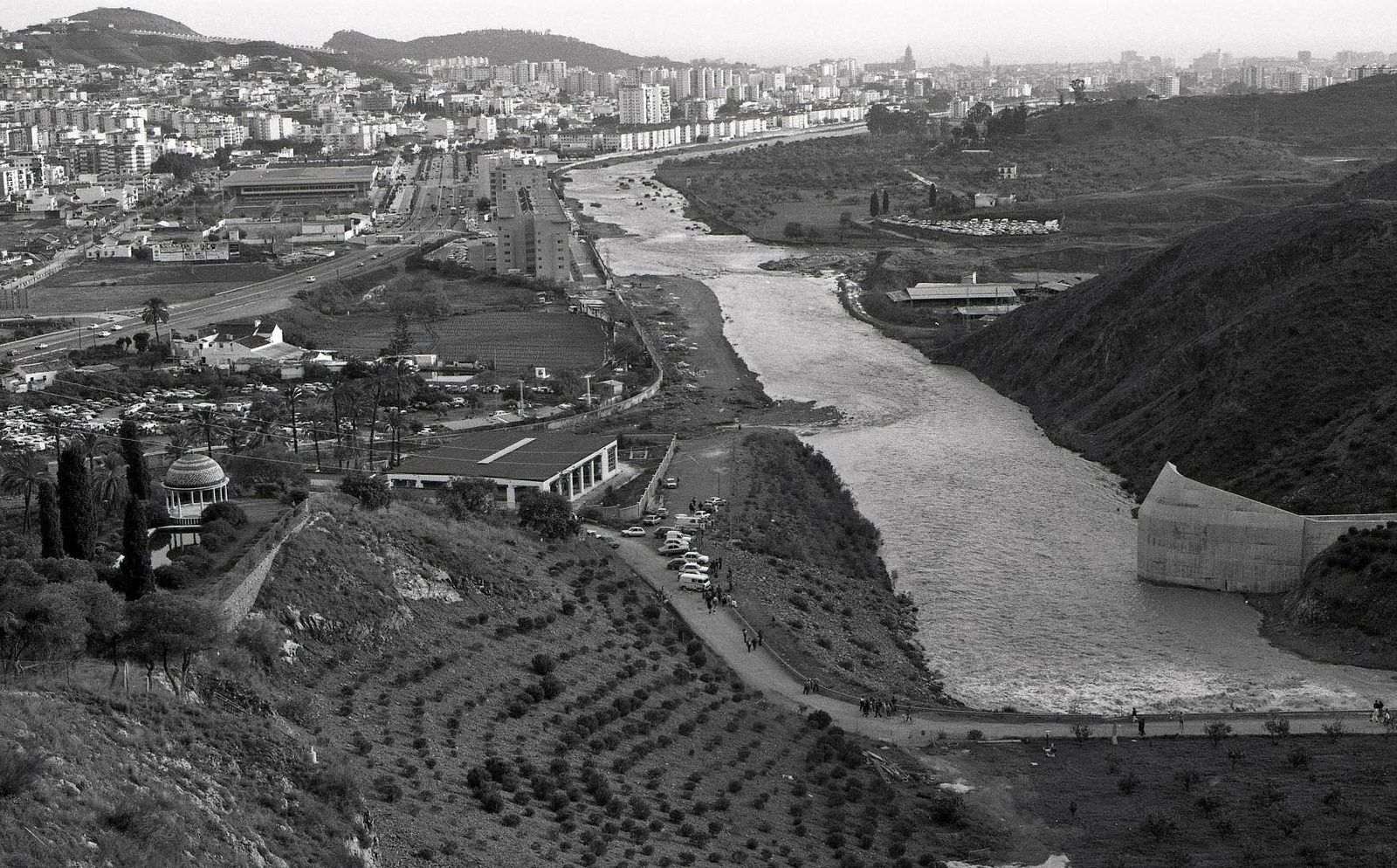 Vista de cómo iba el río Guadalmedina en 1989.