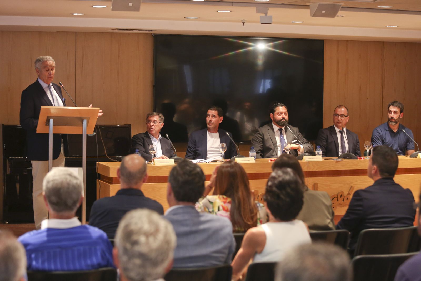 Las fotos de Fernando Hierro y Berni Rodríguez en el encuentro 'Cultura y Deporte'