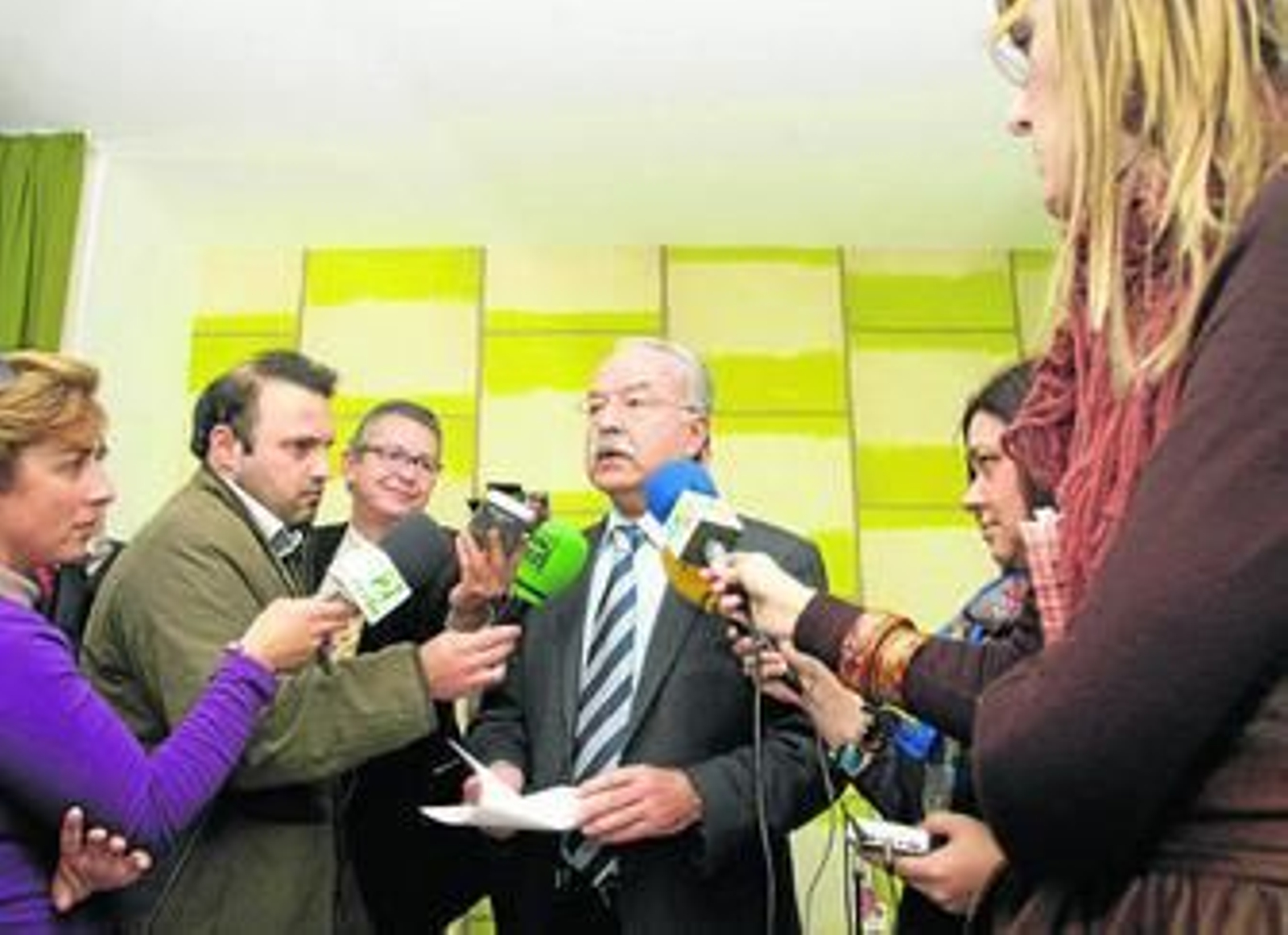 El presidente de la APBA, Manuel Morón, durante su balance anual de 2010.