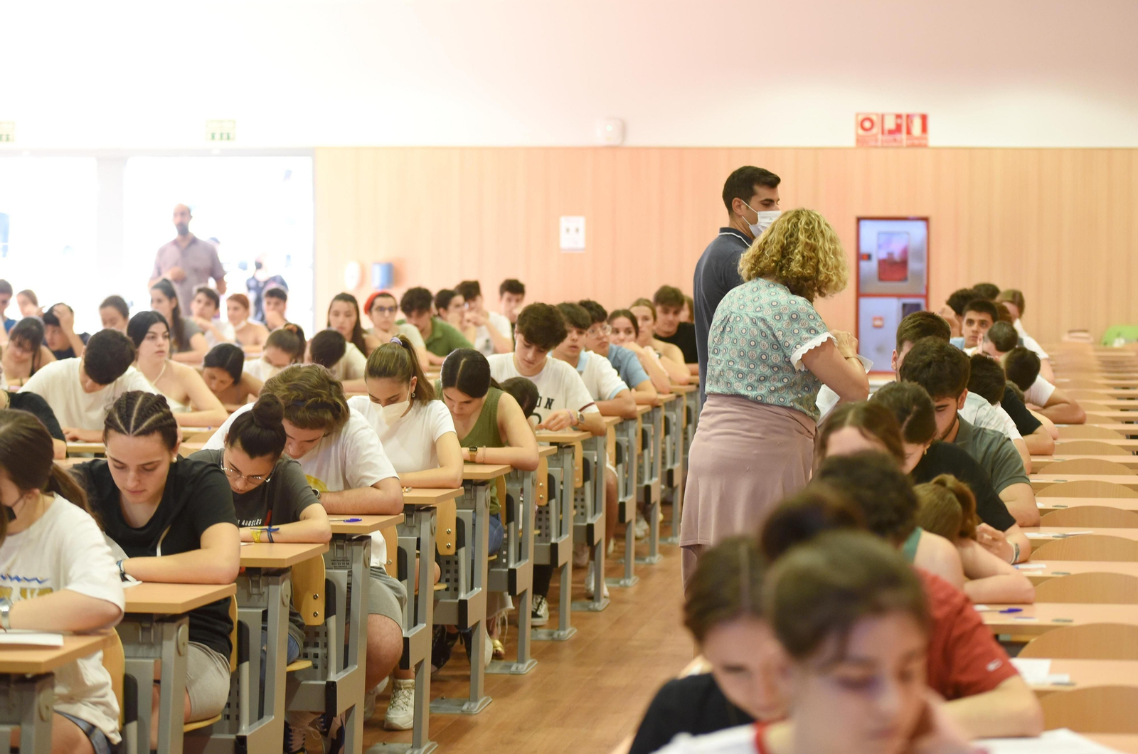 Alumnos durante las pruebas de acceso a la Universidad en Córdoba. Alumnos durante las pruebas de acceso a la Universidad en Córdoba.