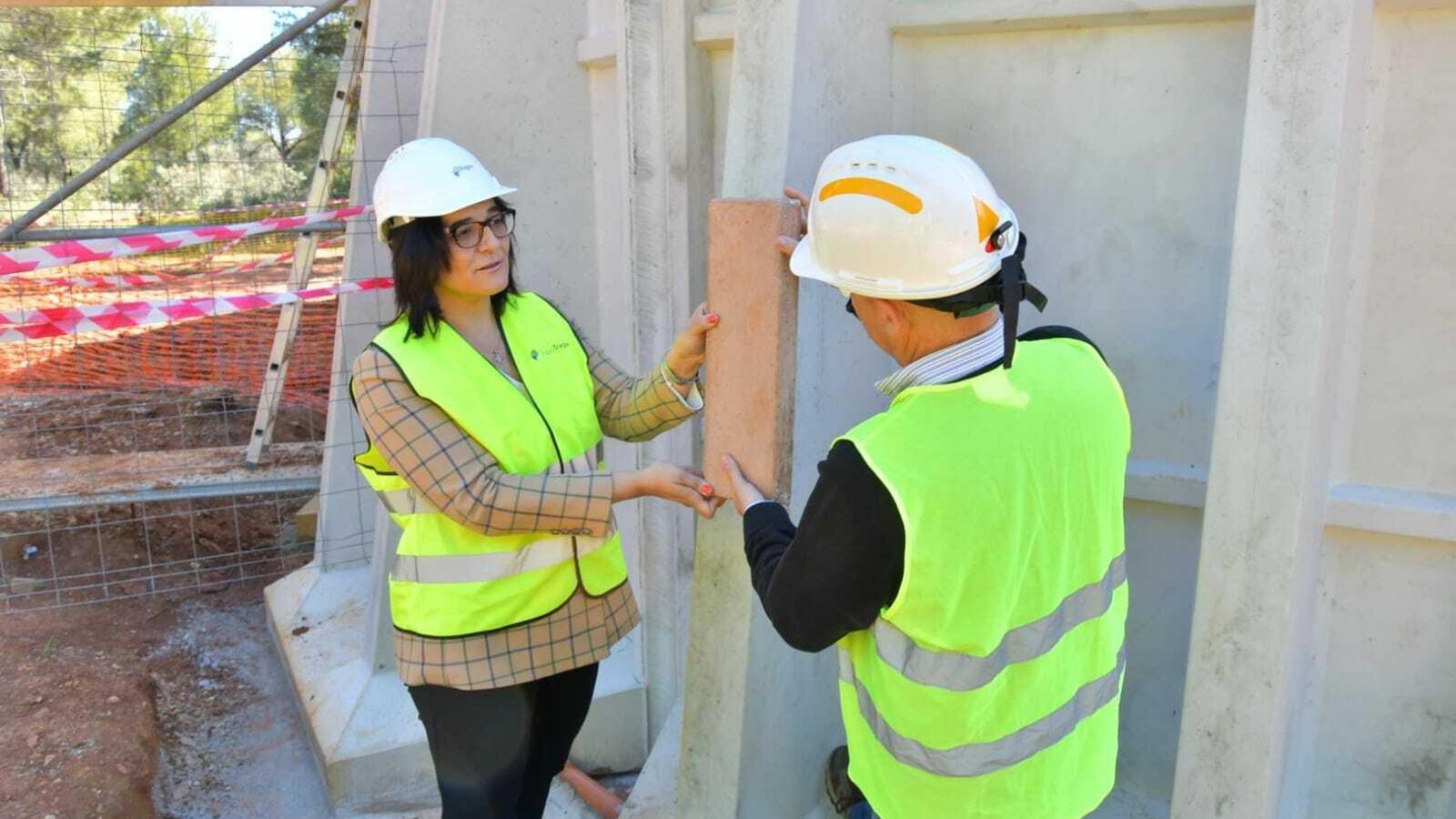 La delegada, durante la visita.