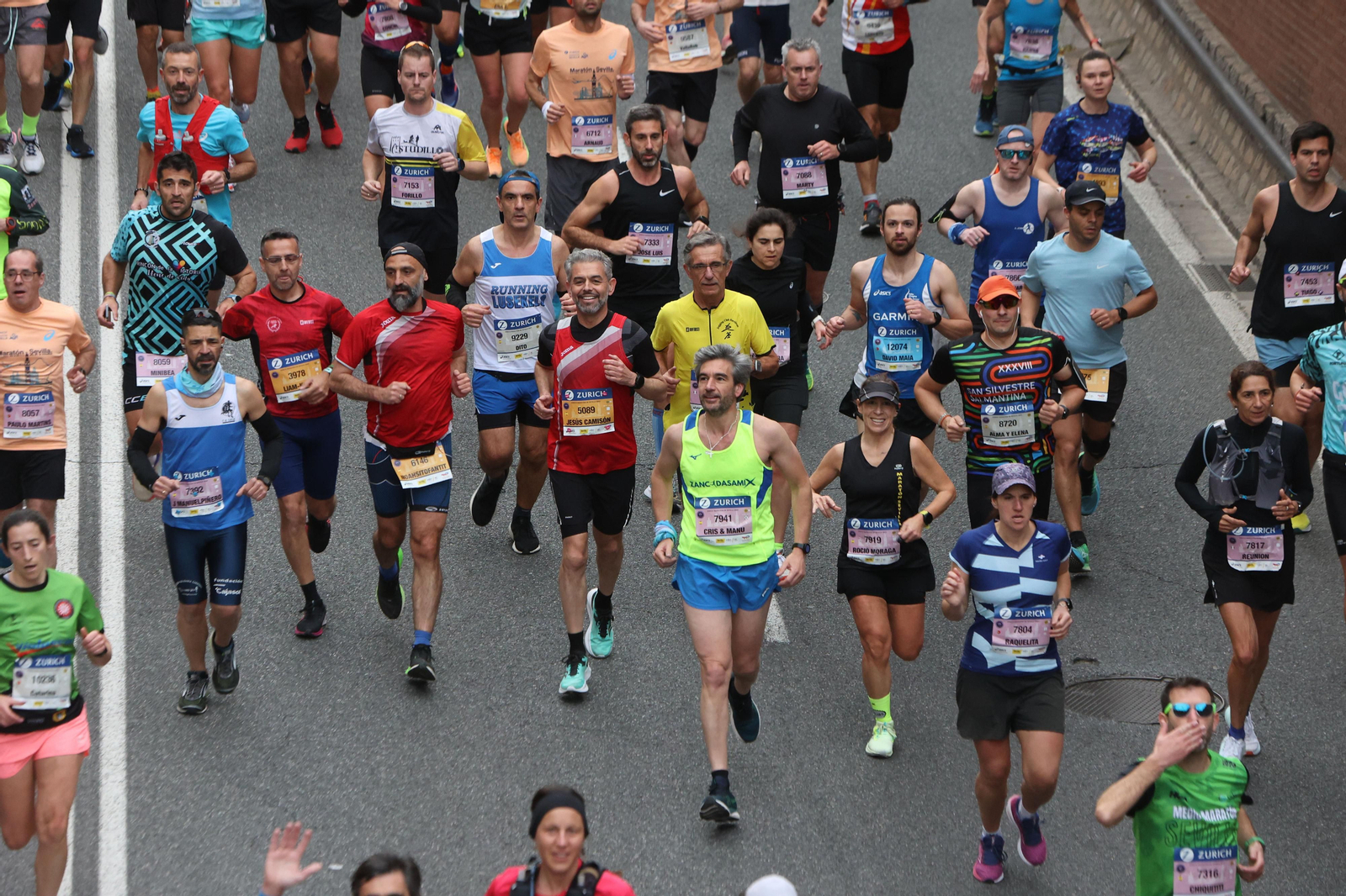 Búscate en la maratón de Sevilla 06