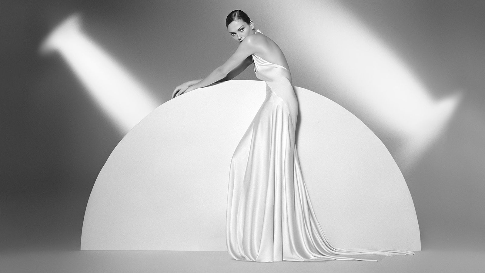 La modelo Laura Ponte, protagonista de la colección de Rosa Clará en 2004.