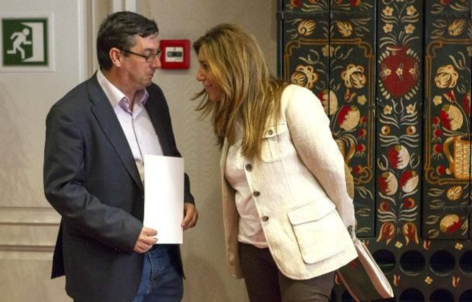 IU renuncia a la Presidencia del Parlamento por más consejerías