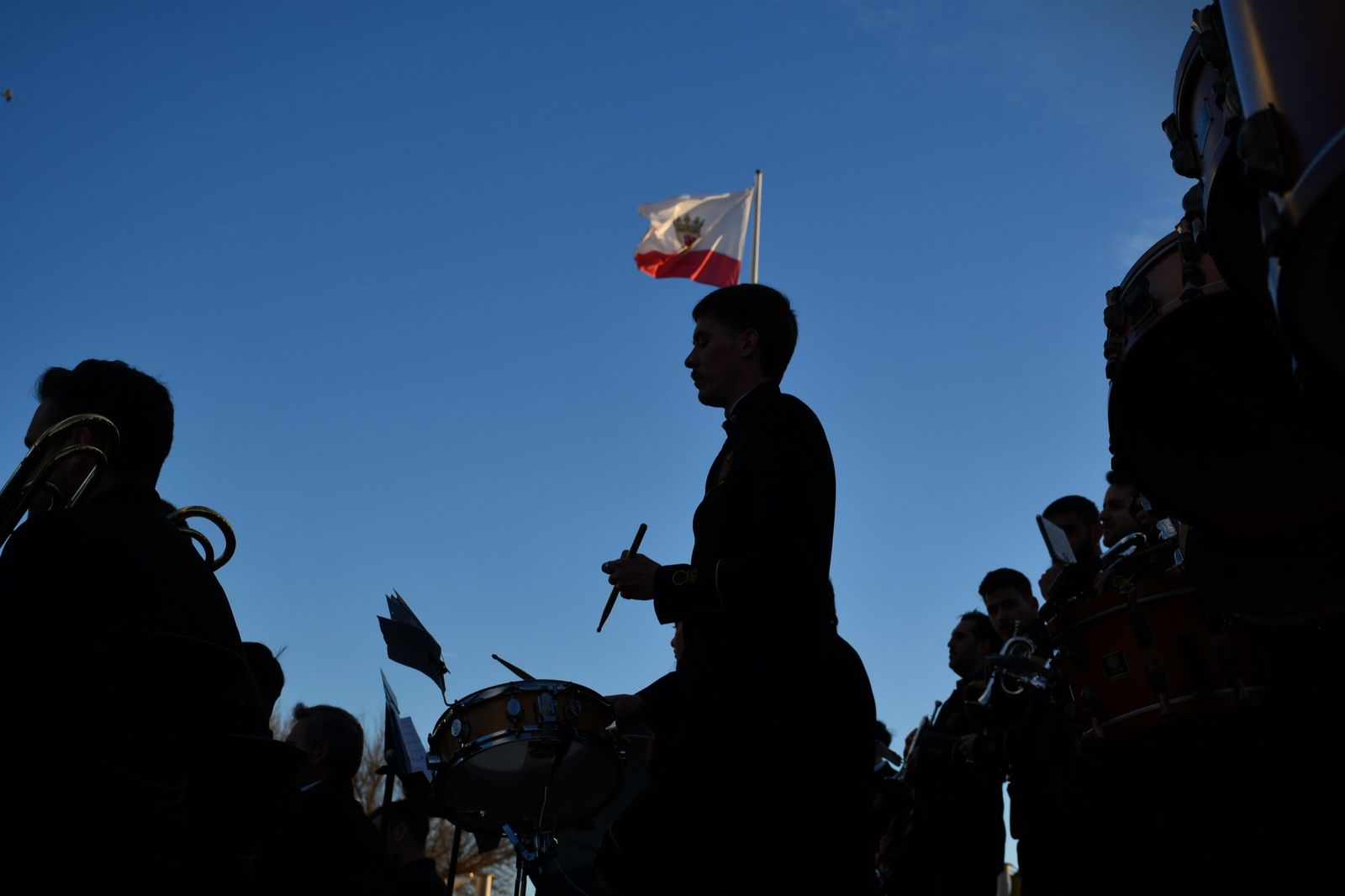 Un concierto de marchas procesionales llena Plaza de las Constituciones de San Roque