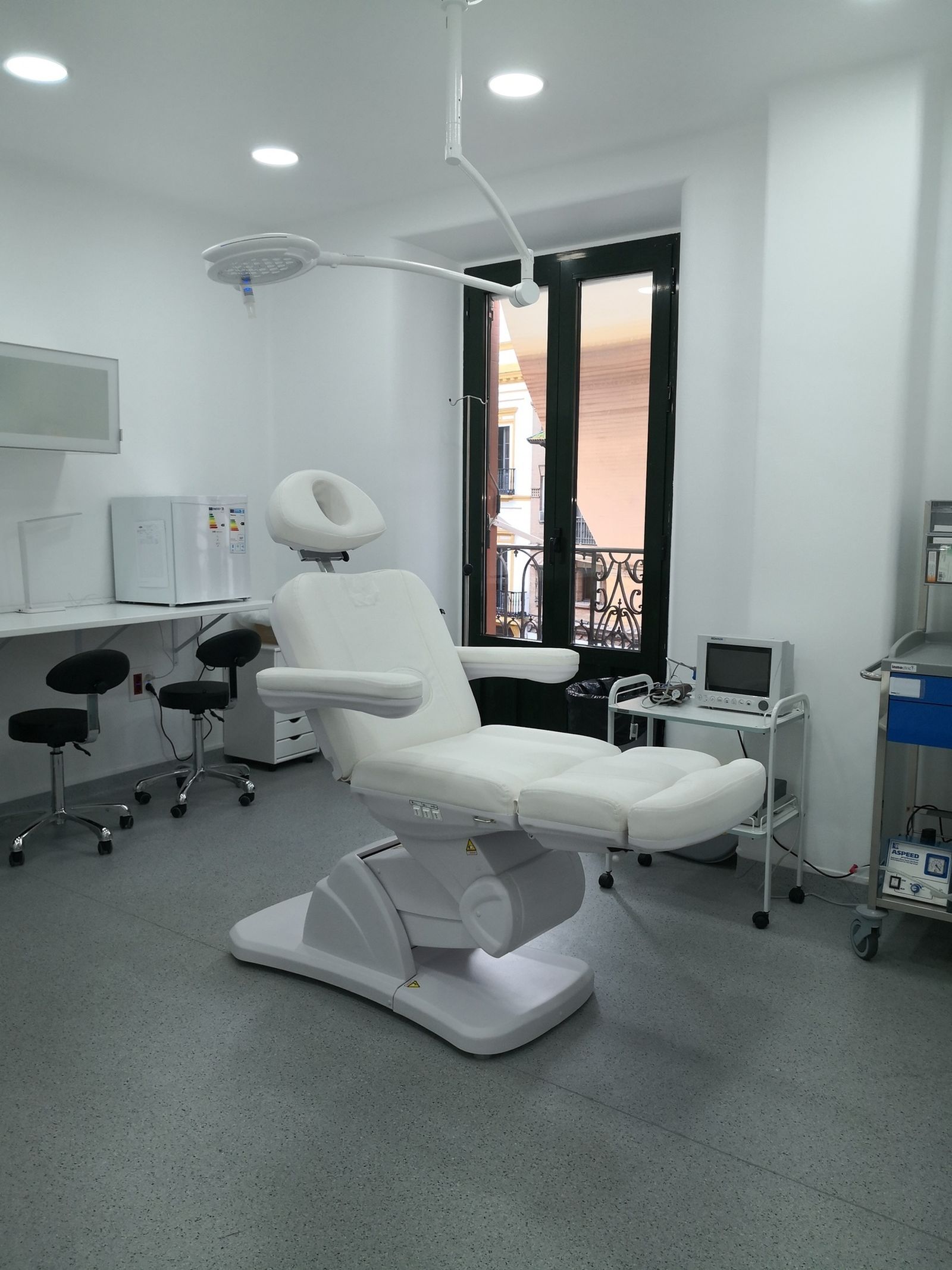 En auge los injertos capilares: Svenson abre quirófano en Sevilla