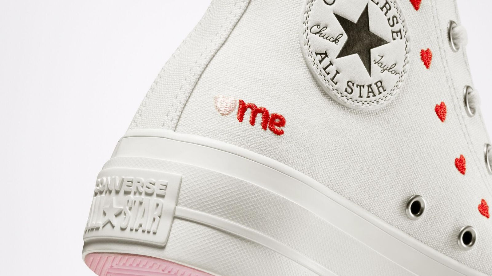 converse bordado corazones