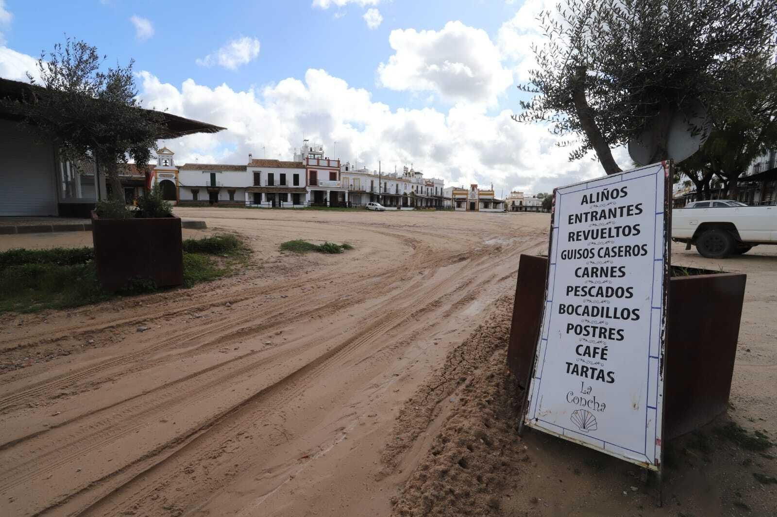 Imágenes del Rocío desierto.