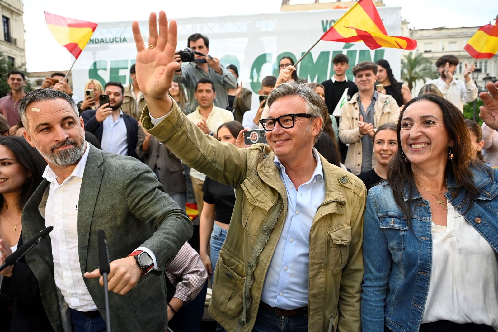 Fotos del mitin de Vox con Santiago Abascal en la Plaza de Las ...
