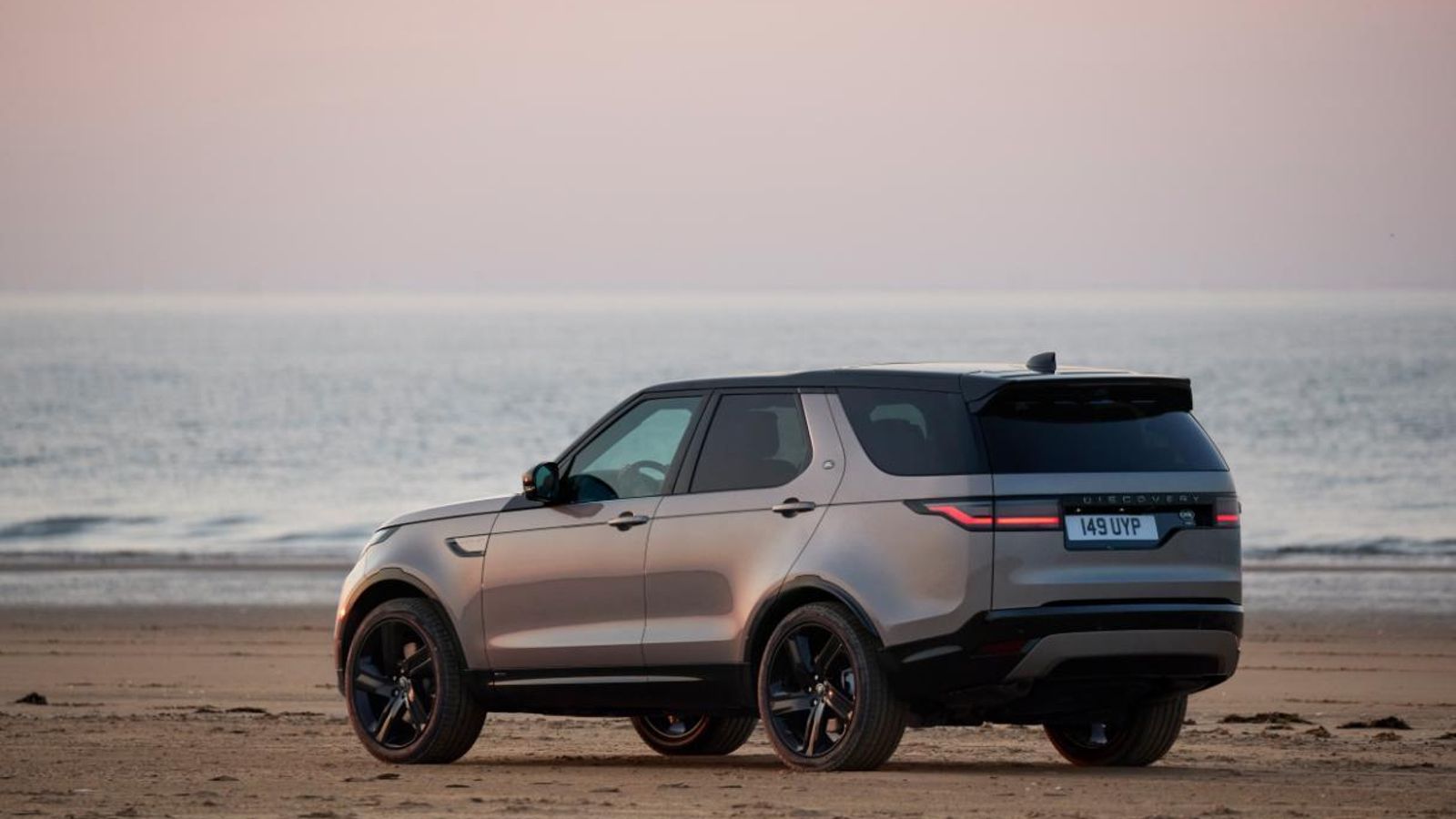 En la parte posterior el cambio más notable afecta a los pilotos.