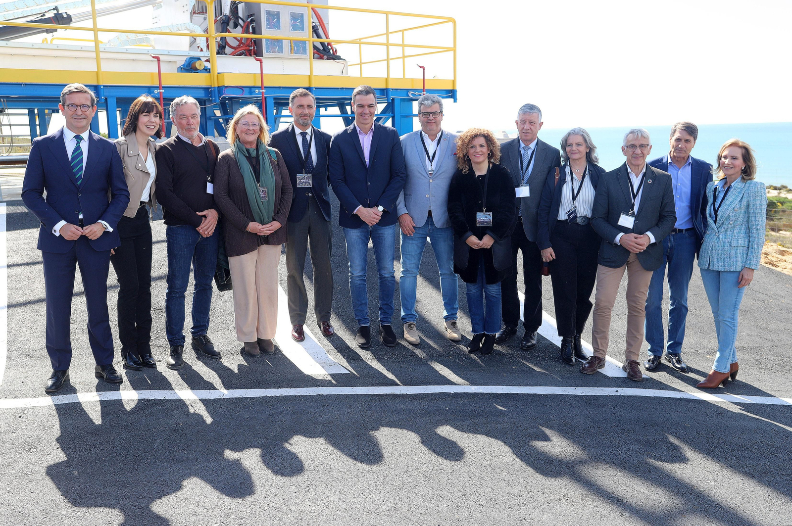 Imágenes de Pedro Sánchez en su visita al cohete Miura en la base espacial en Huelva