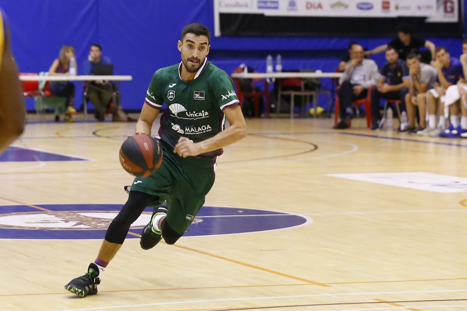 La primera victoria del Unicaja, en fotos