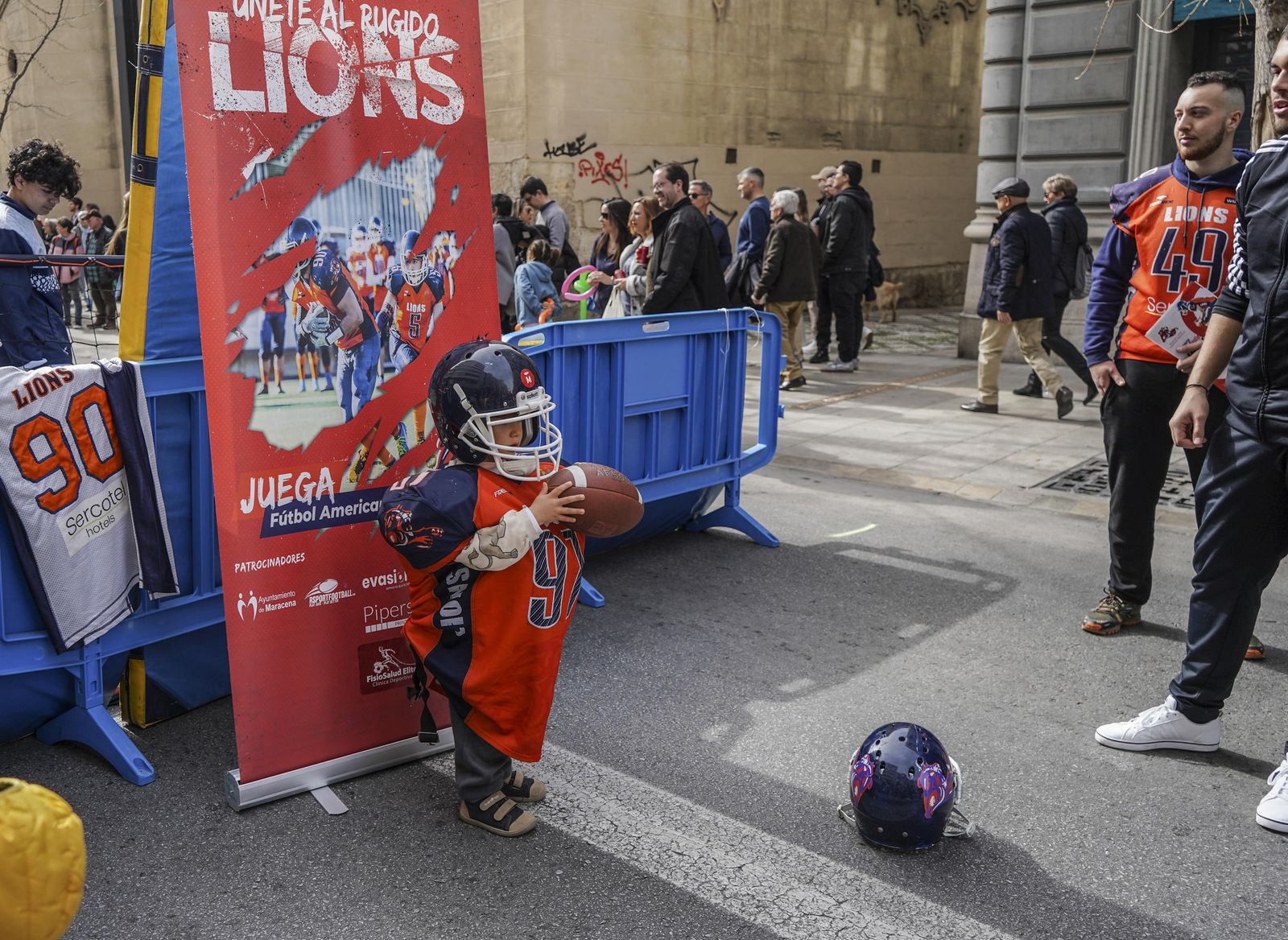 El Día Sin Coche llena de ciudadanos la Gran Vía de Granada