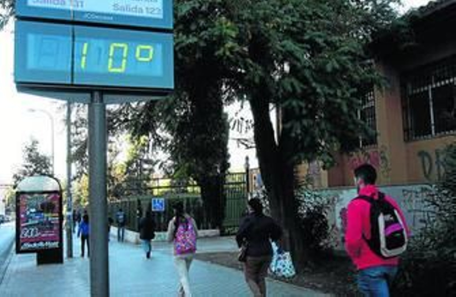 Un termómetro ayer en al calle Severo Ochoa, junto a los Comedores Universitarios.