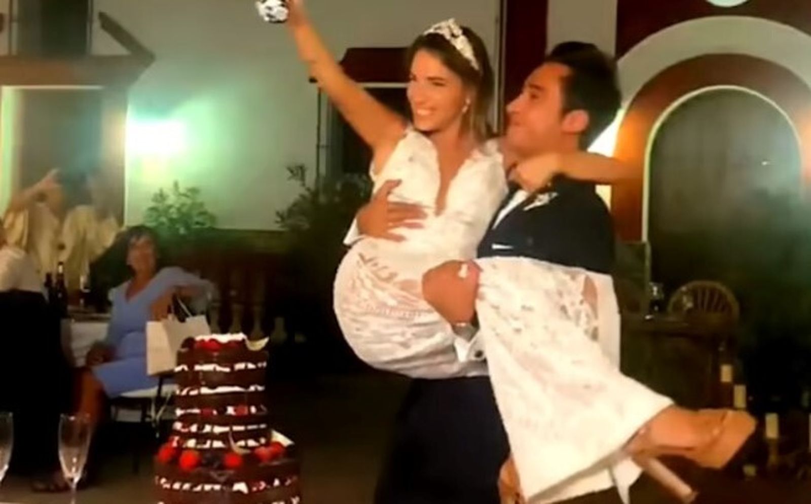 La tarta elaborada por Pastelerías Roldán era de chocolate con frutas y crema de chocolate blanco