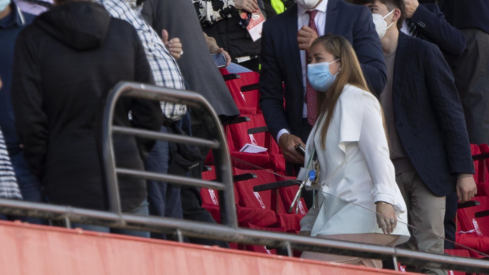 La afición solicitó la dimisión de Patricia Rodríguez, directora general del club.