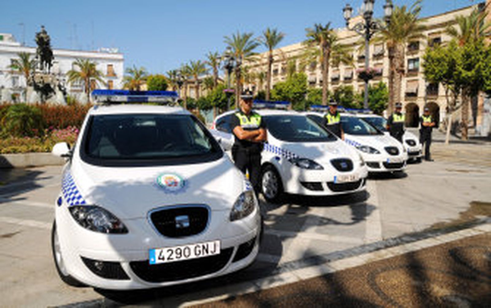 El Ayuntamiento manda a la ITV tres de sus radiopatrullas