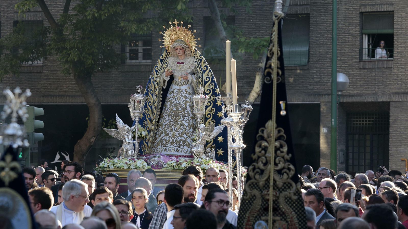 La Virgen de los Ángeles durante el rosario del pasado lunes.