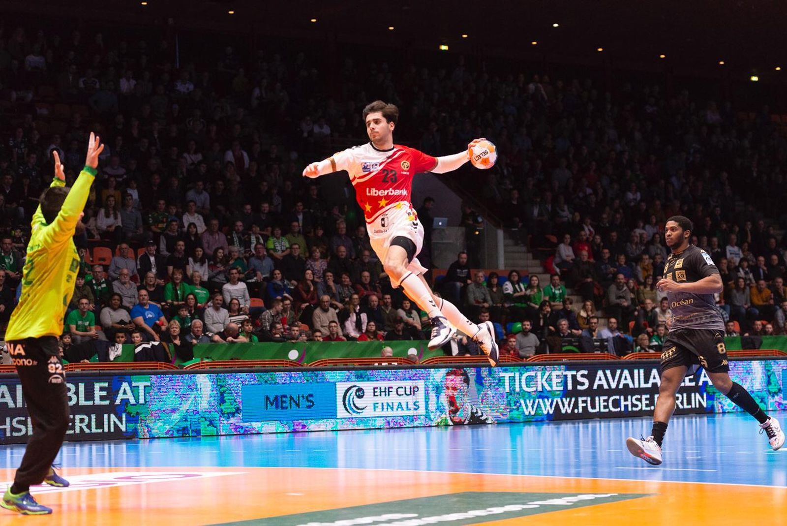 Manu Díaz, en su etapa en el Liberbank.
