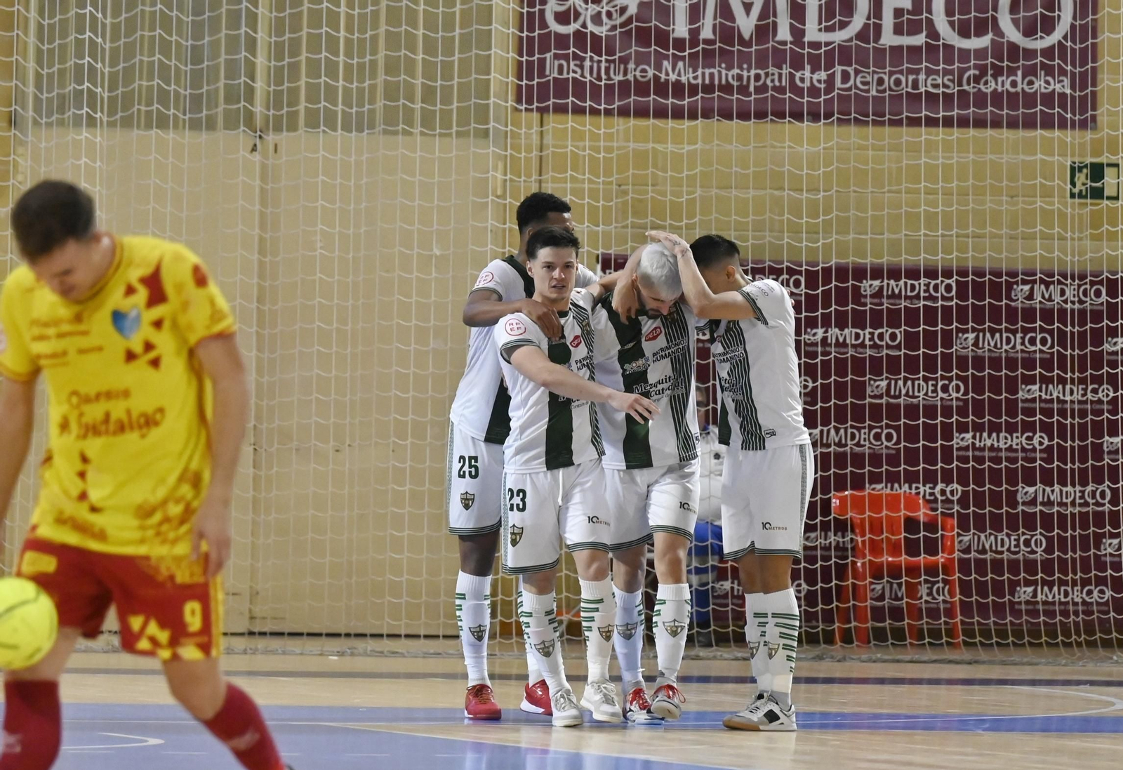 Las mejores fotos del ambiente en Vista Alegre en el Córdoba Futsal - Mazanares