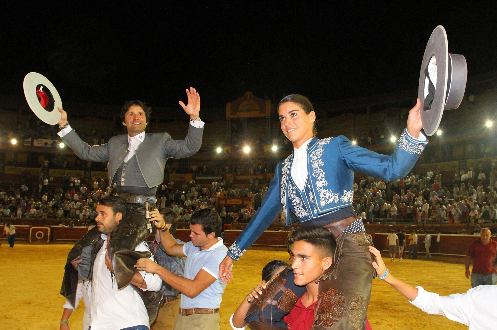Imágenes de la corrida de rejones de Pablo Hermoso de Mendoza, Andrés Romero y Lea Vicens.