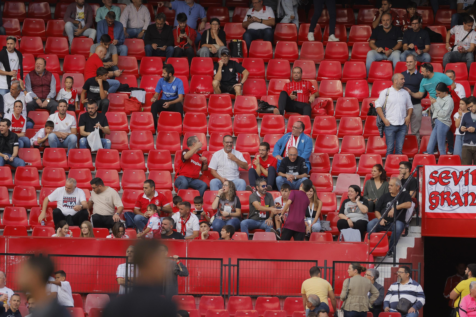 Búscate en las fotos del Sevilla-Madrid