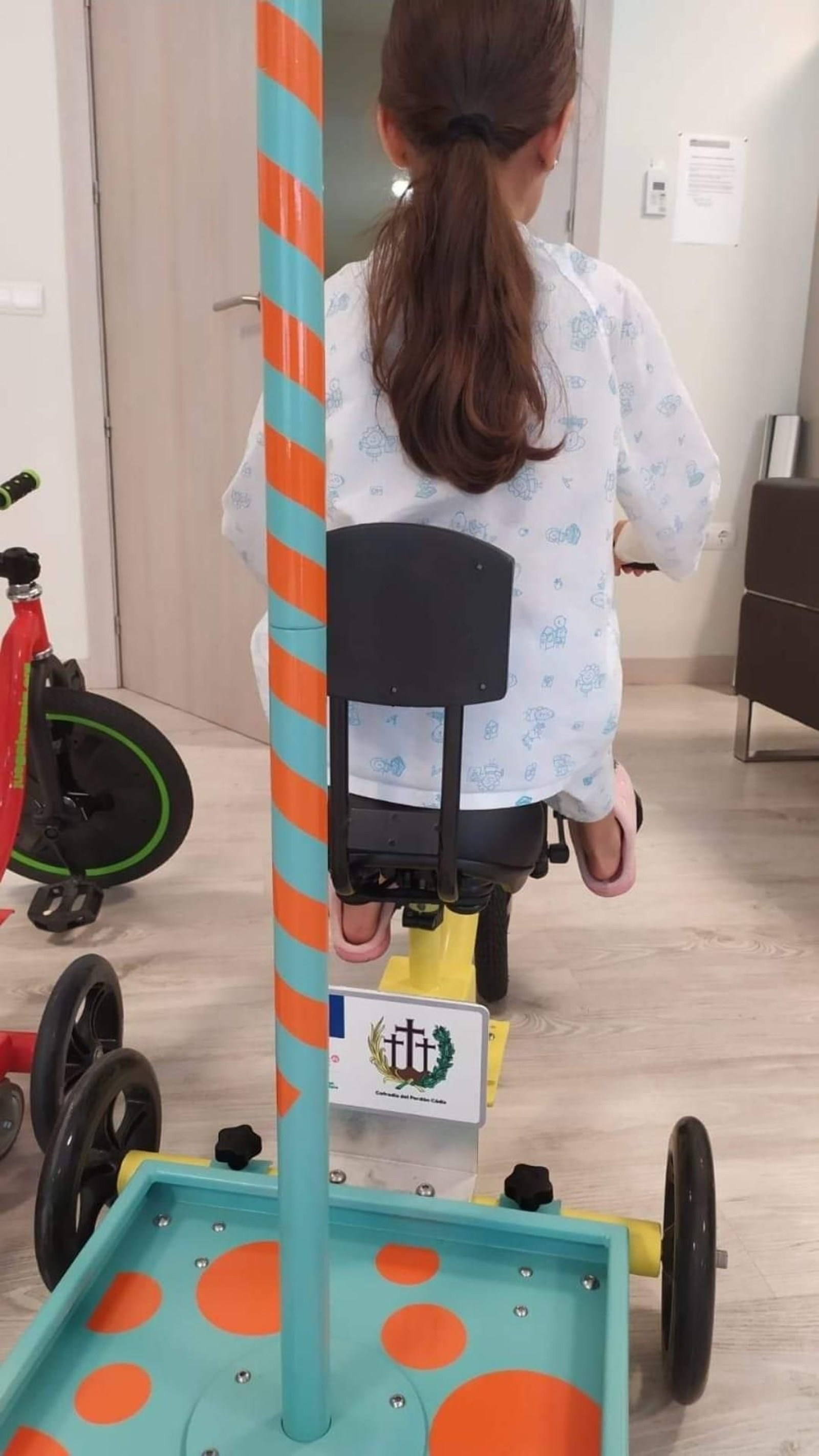 El triciclo para el hospital de Jaén costeado por la cofradía del Perdón de Cádiz