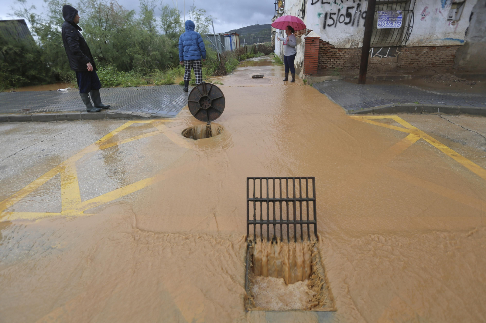 Campanillas anegada tras las lluvias, en fotos