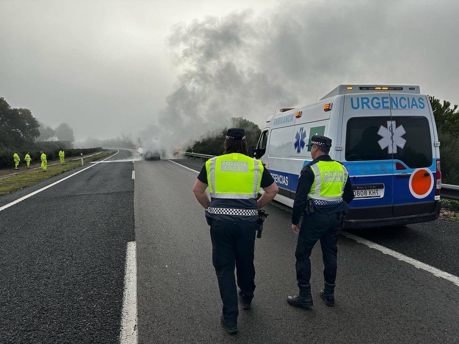 Intervención tras el siniestro en la A-381.