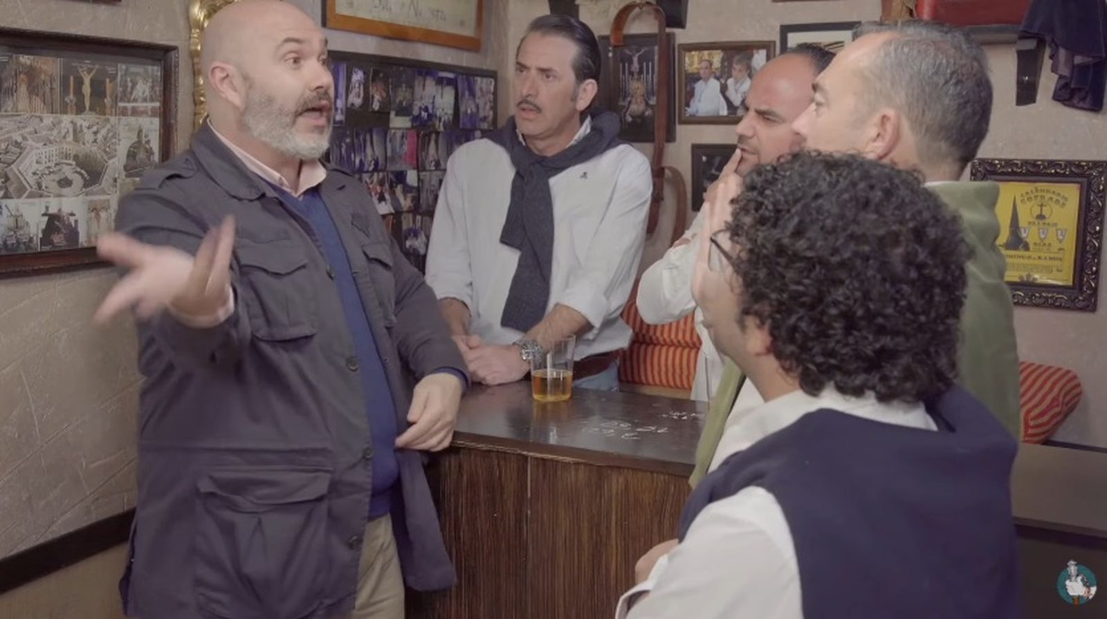 Romanov explica los orígenes de las cofradías en la particular taberna