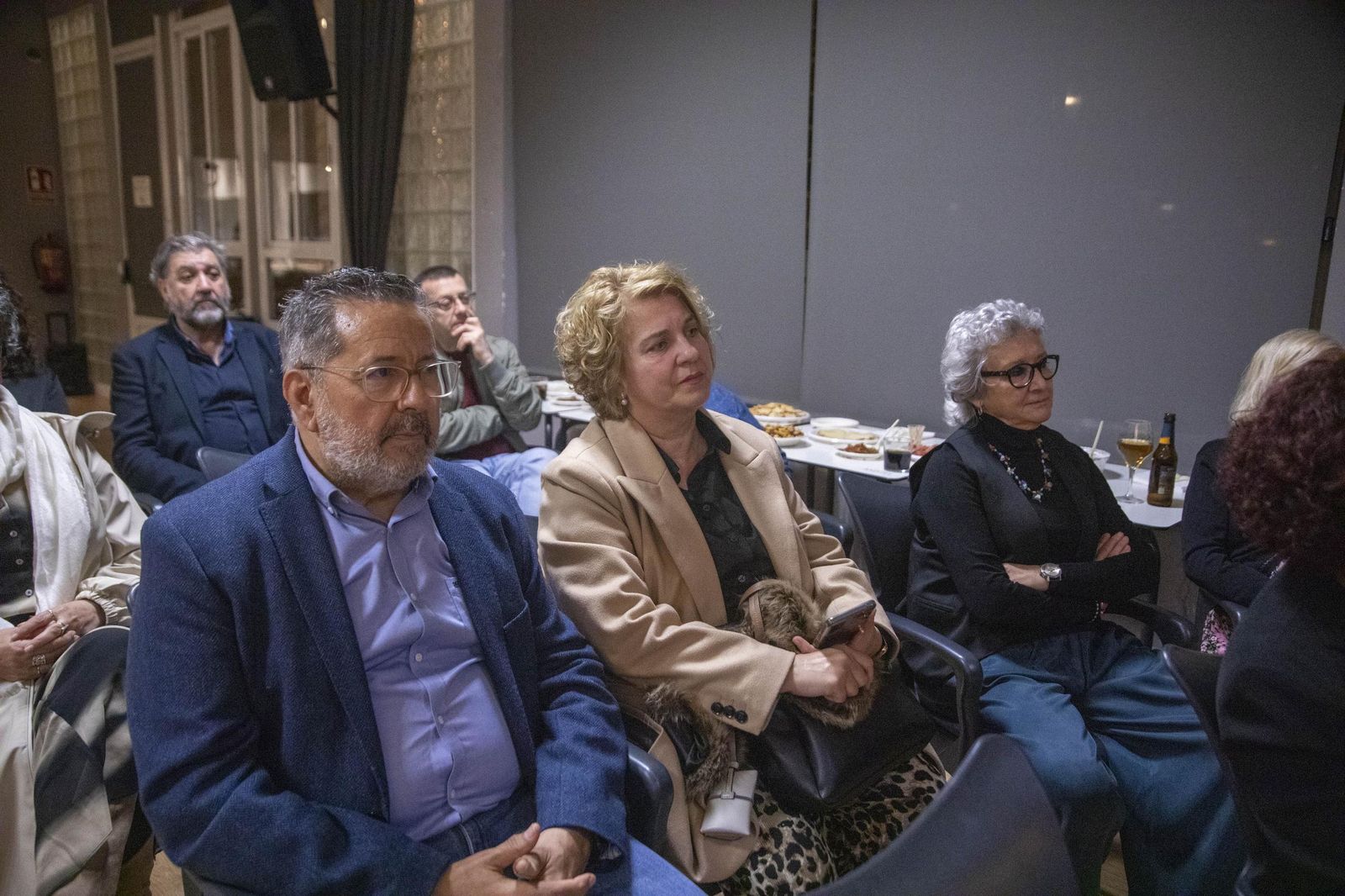 La Plataforma de Acción Feminista en Almería rinde homenaje a las mujeres de la Desbandá con su II Premio ‘Posidonia’ a Loli Sierra, vicepresidenta de la Asociación Memorialista de la Desbandá, en imágenes