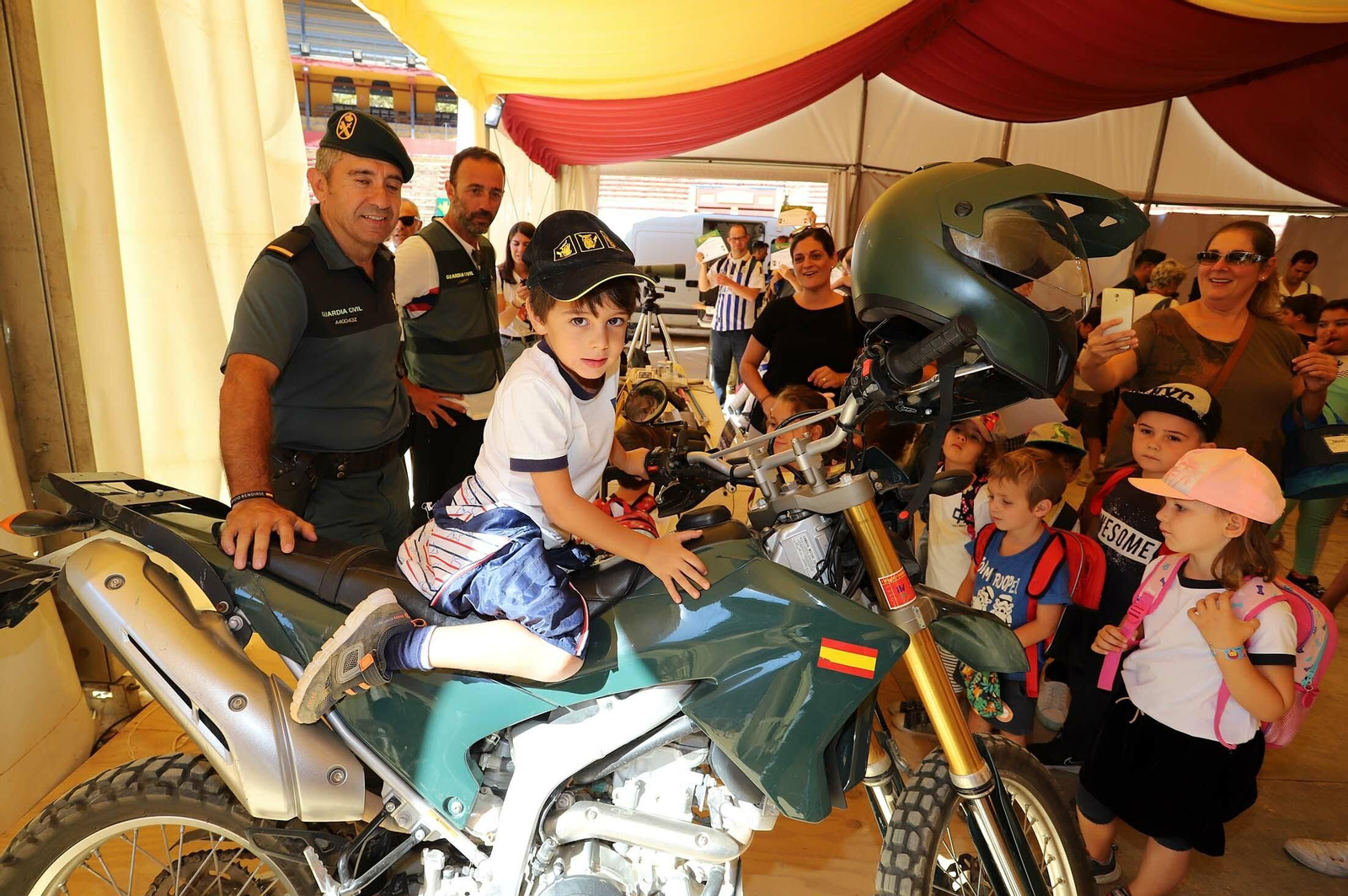 Imágenes de la jornada de puertas abiertas de la Guardia Civil