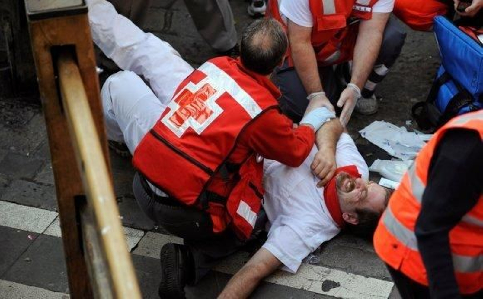 Fallece un mozo al recibir una cornada en el cuello Fallece un mozo al recibir una cornada en el cuello