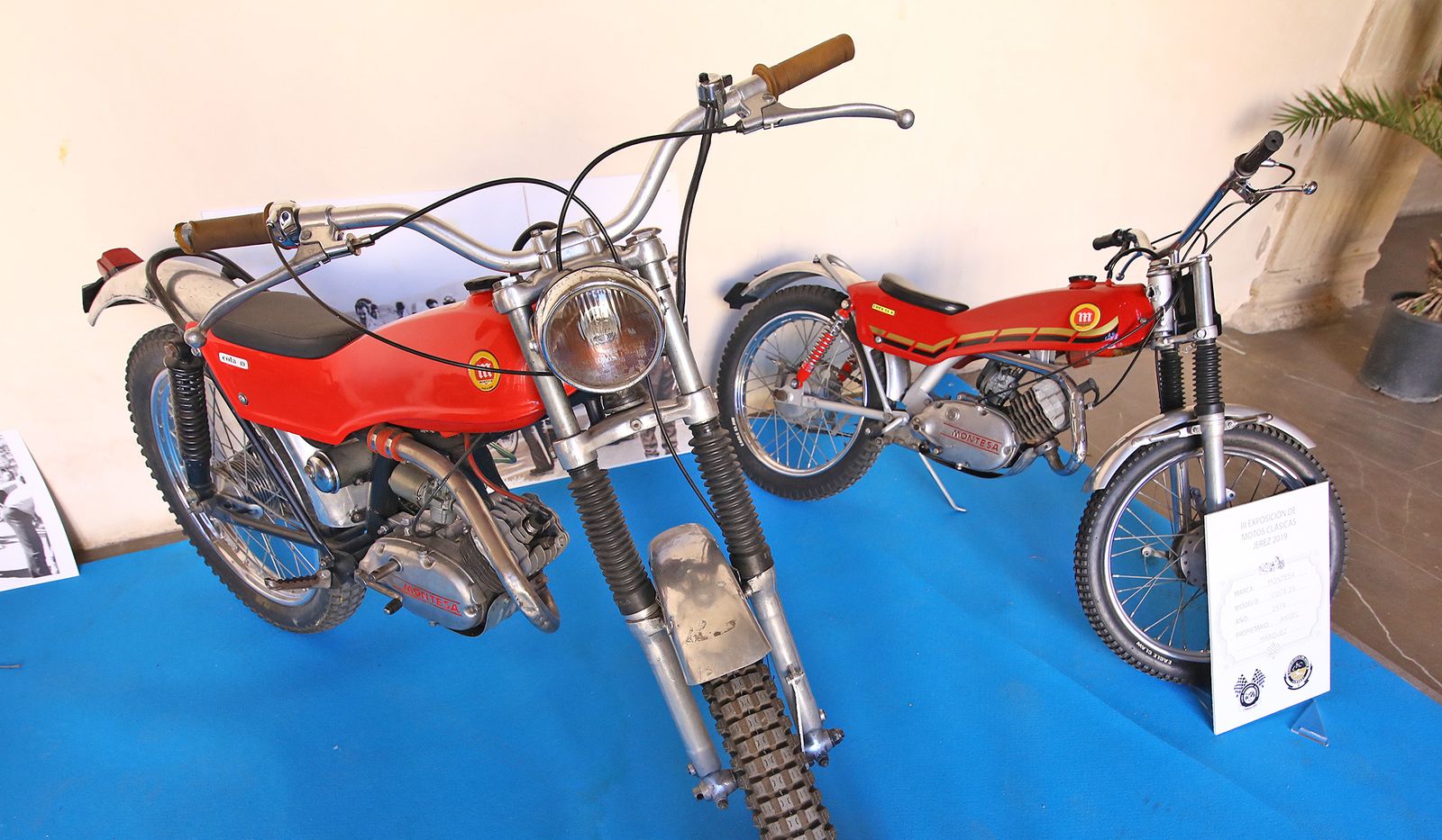 Imágenes de la ' Exposición de Motos Clásicas' en los Claustros