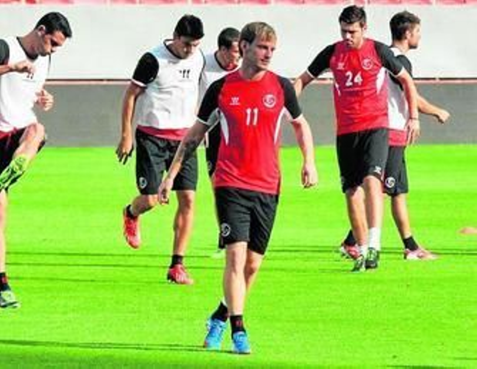 Rakitic se ejercita en una sesión previa a su lesión con Croacia.