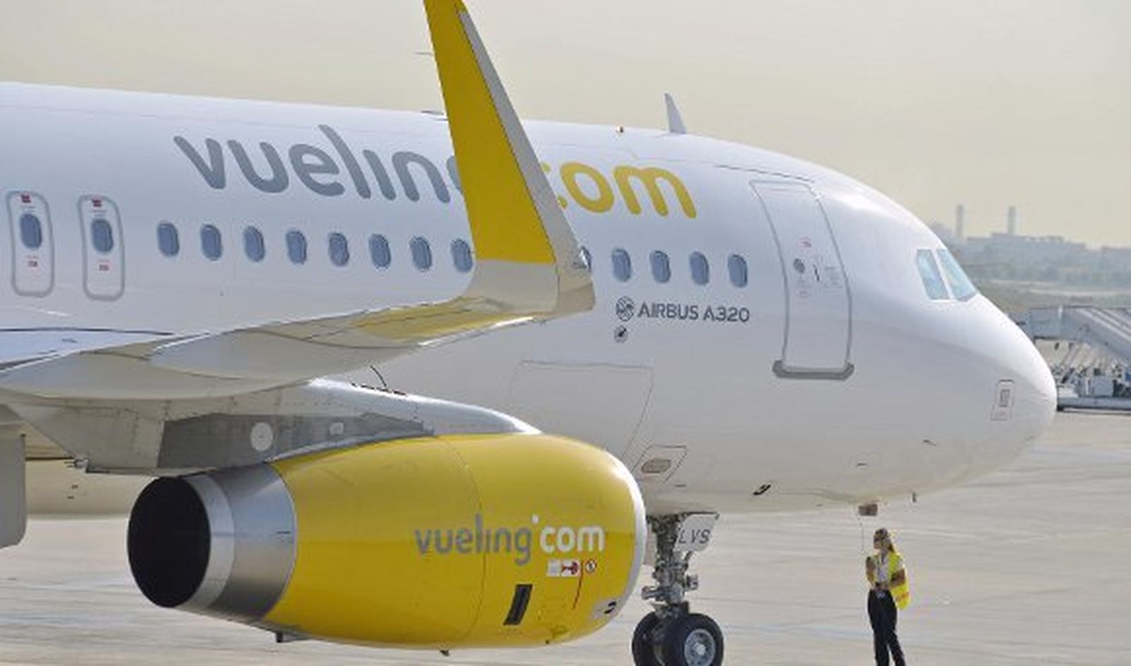Cancelaciones y retrasos de Vueling provocan el caos en El Prat