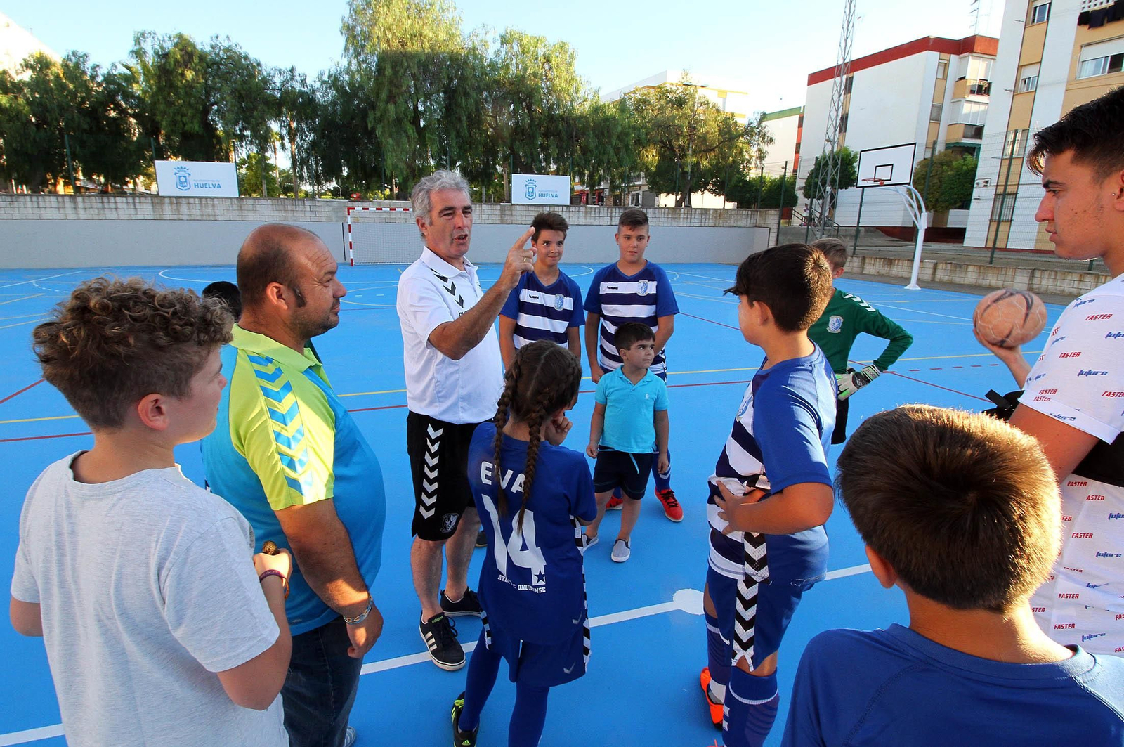 Imágenes de la inauguración de las pistas deportivas de la Paza Andévalo