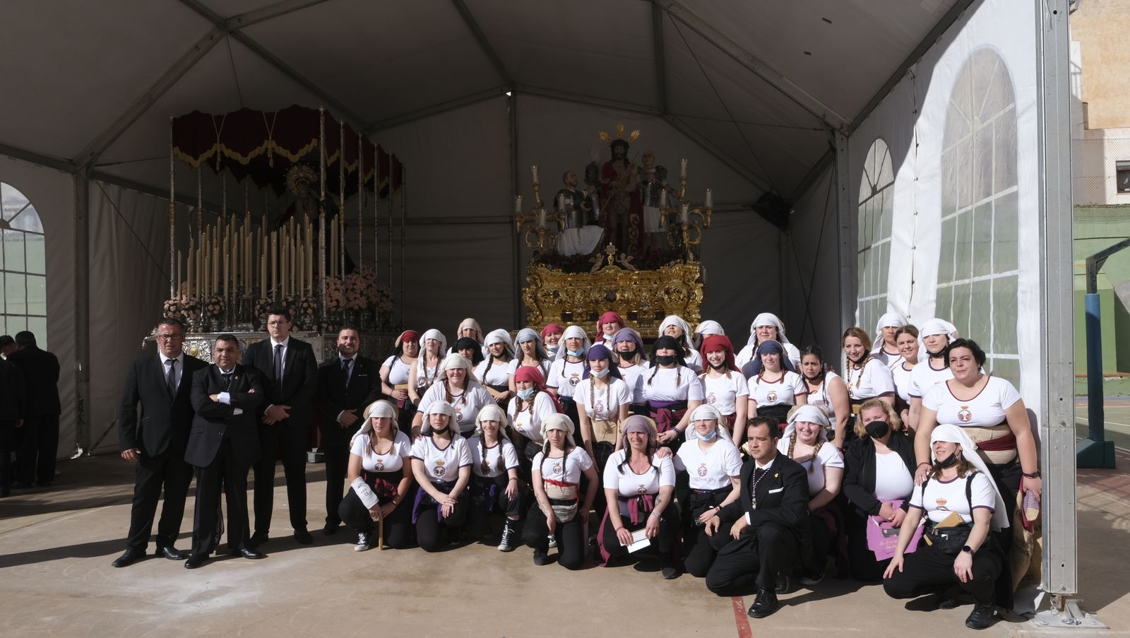 Fotogalería de la procesión de Coronación. Semana Santa Almería 2022.