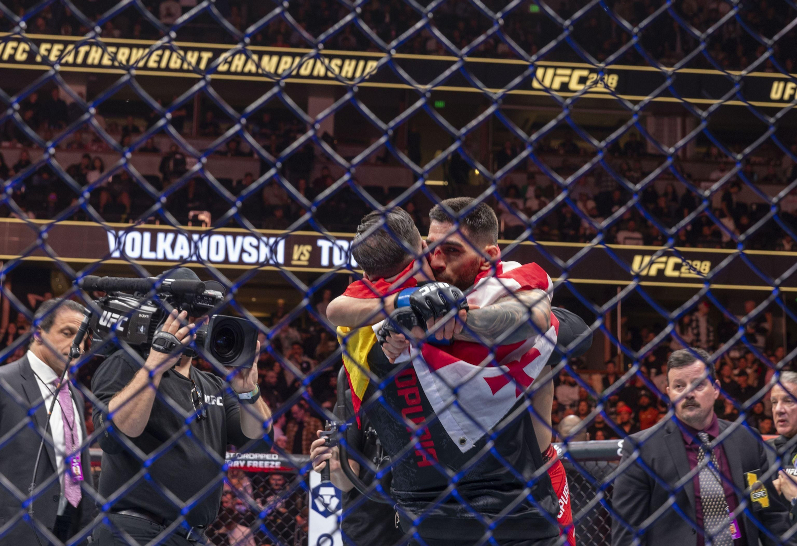 Las fotos de la victoria de Ilia Topuria como campeón de la UFC
