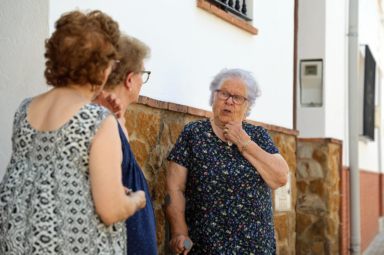 Imágenes de los vecinos de Los Romeros ya en sus casas tras el incendio