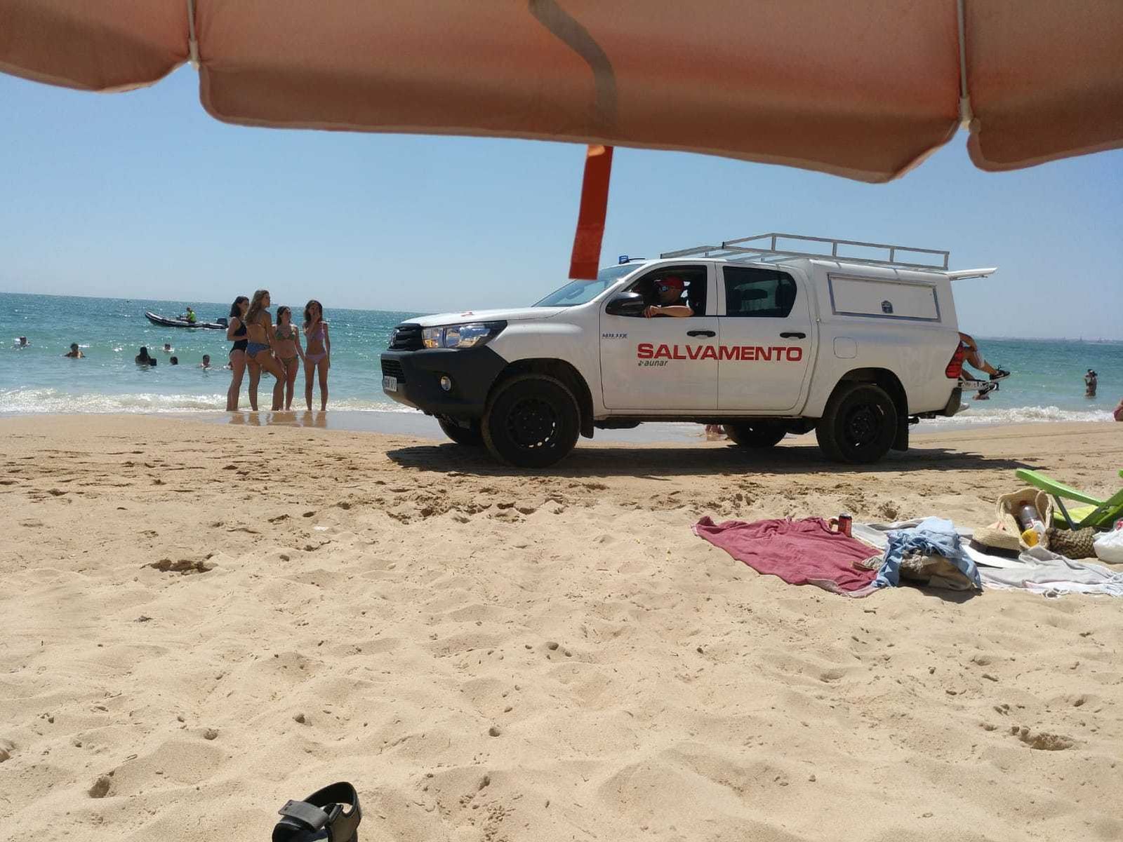 Fallece en la playa de las Redes un jerezano de 69 años