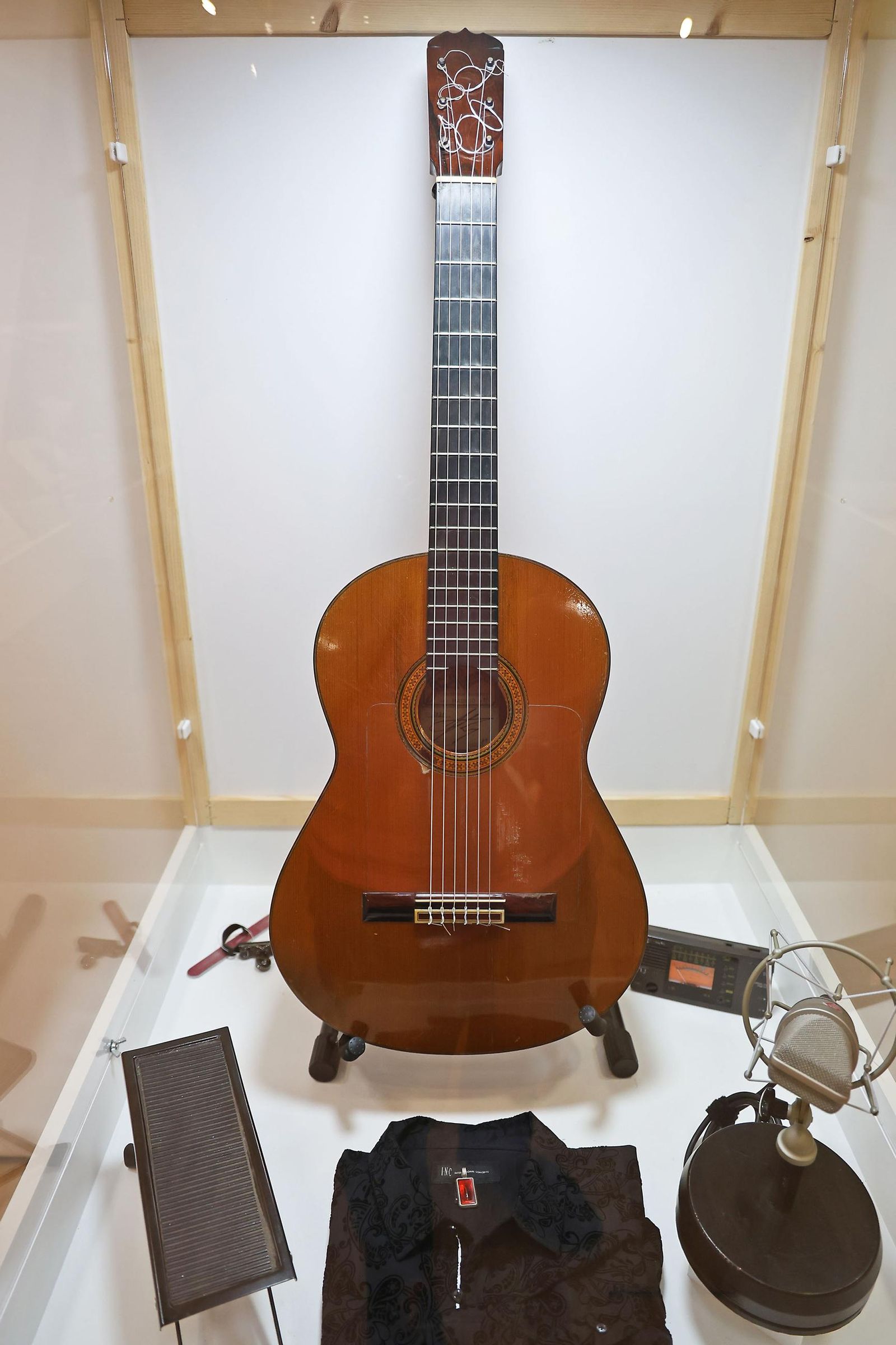 Inauguración de la exposición 'José Luis de la Paz. Una vida, una guitarra'