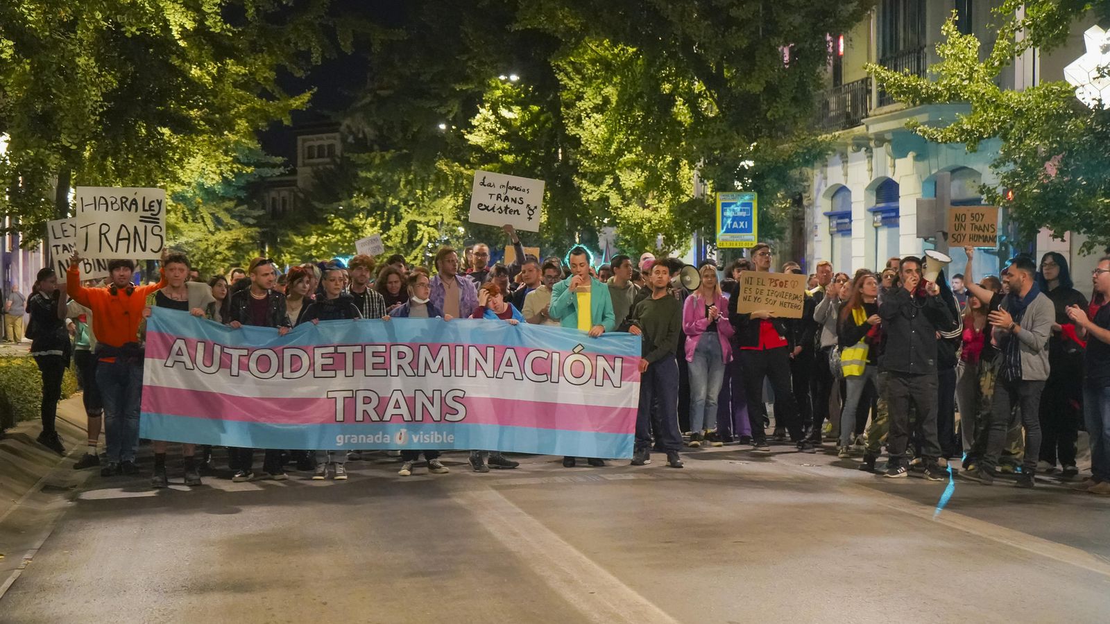 Varios colectivos se lanzan a las calles de Granada para defender la Ley Trans frente a la "guerra política" del PSOE